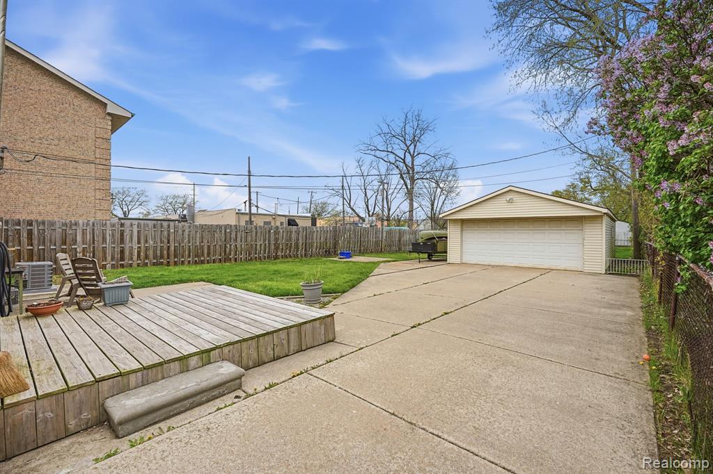 21525 Downing Street, Saint Clair Shores, MI 48080 — Photo 41