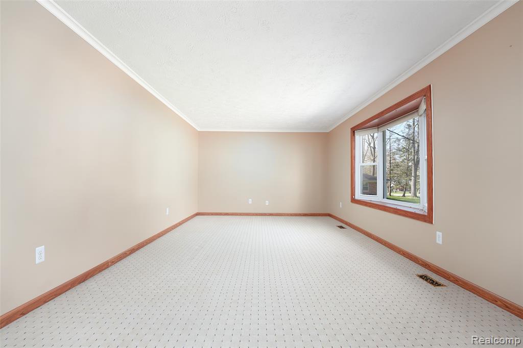 11891 Post Lane, South Lyon, MI 48178 — Photo 10