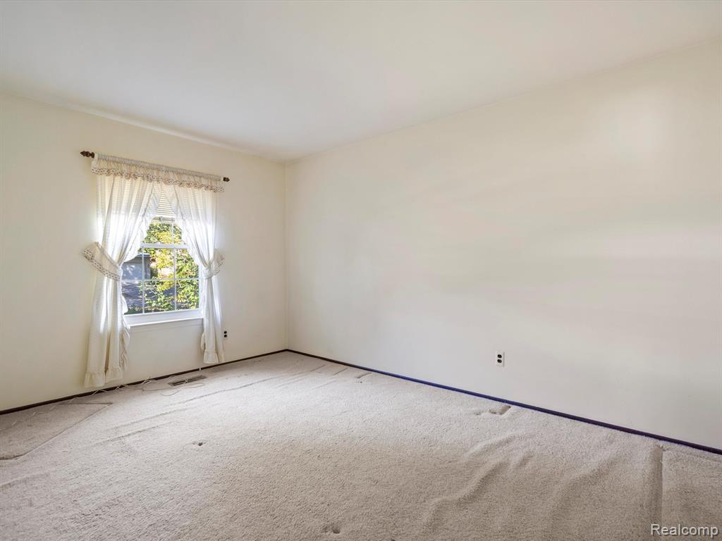 42909 LOMBARDY Drive, Canton, MI 48187 — Photo 16