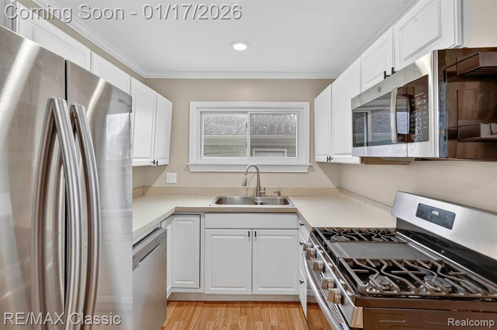 7346 S Shaker Drive, Waterford, MI 48327 — Photo 14
