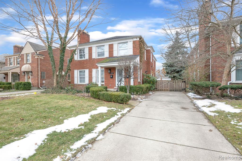 857 HARCOURT Road, Grosse Pointe Park, MI 48230 — Photo 2