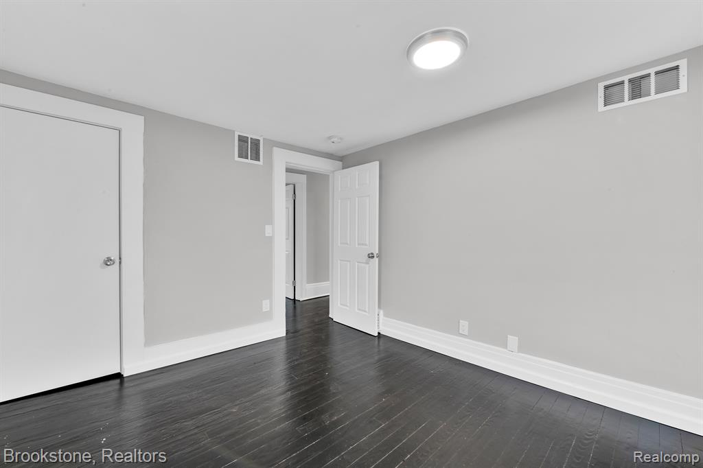 47 SUMMIT Street, Pontiac, MI 48342 — Photo 14