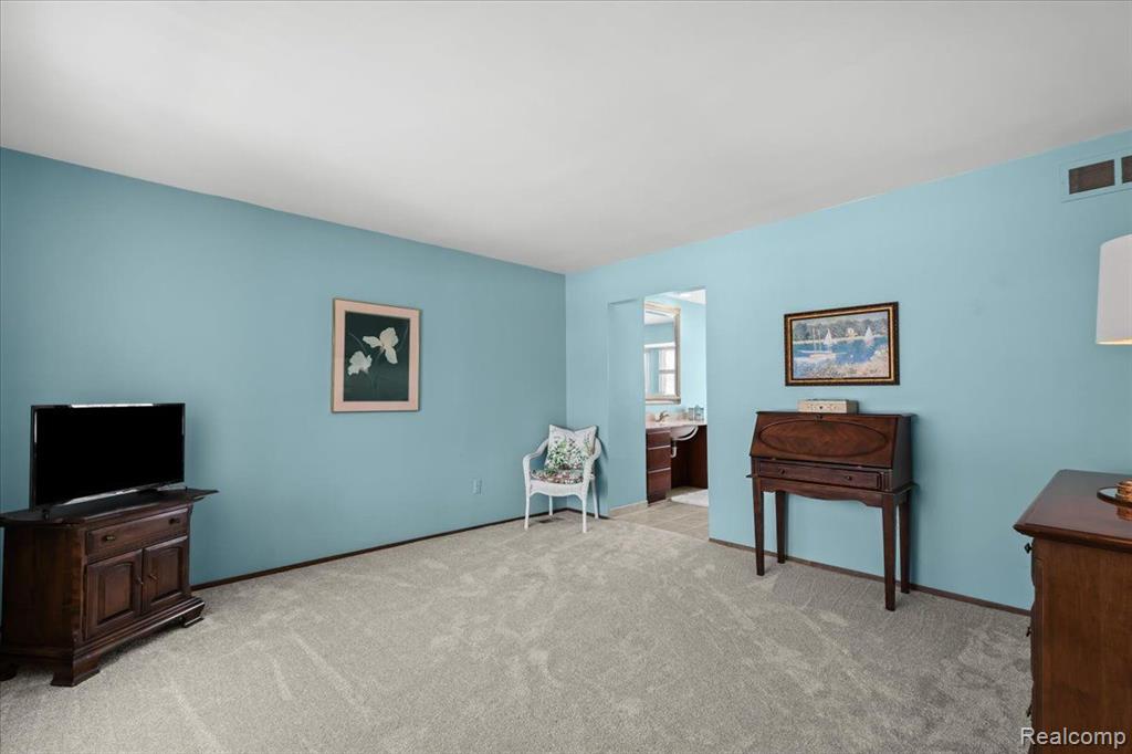 40528 LADENE Lane, Novi, MI — Photo 14