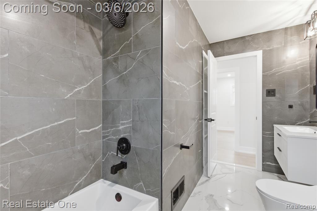 5008 McKinley Street, Dearborn Heights, MI 48125 — Photo 11