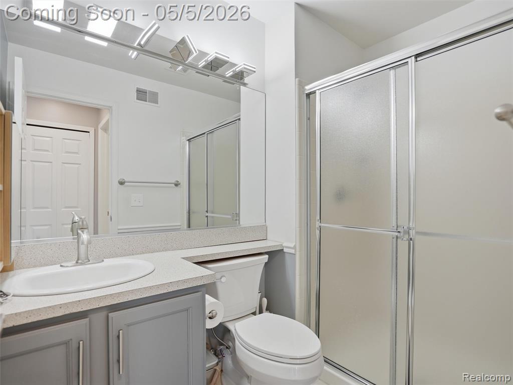 135 W Kenilworth Avenue, Royal Oak, MI 48067 — Photo 19