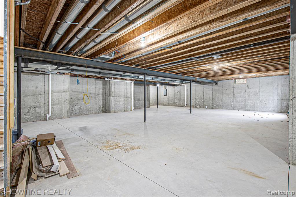 11695 ENCORE Drive, Utica, MI 48315 — Photo 34