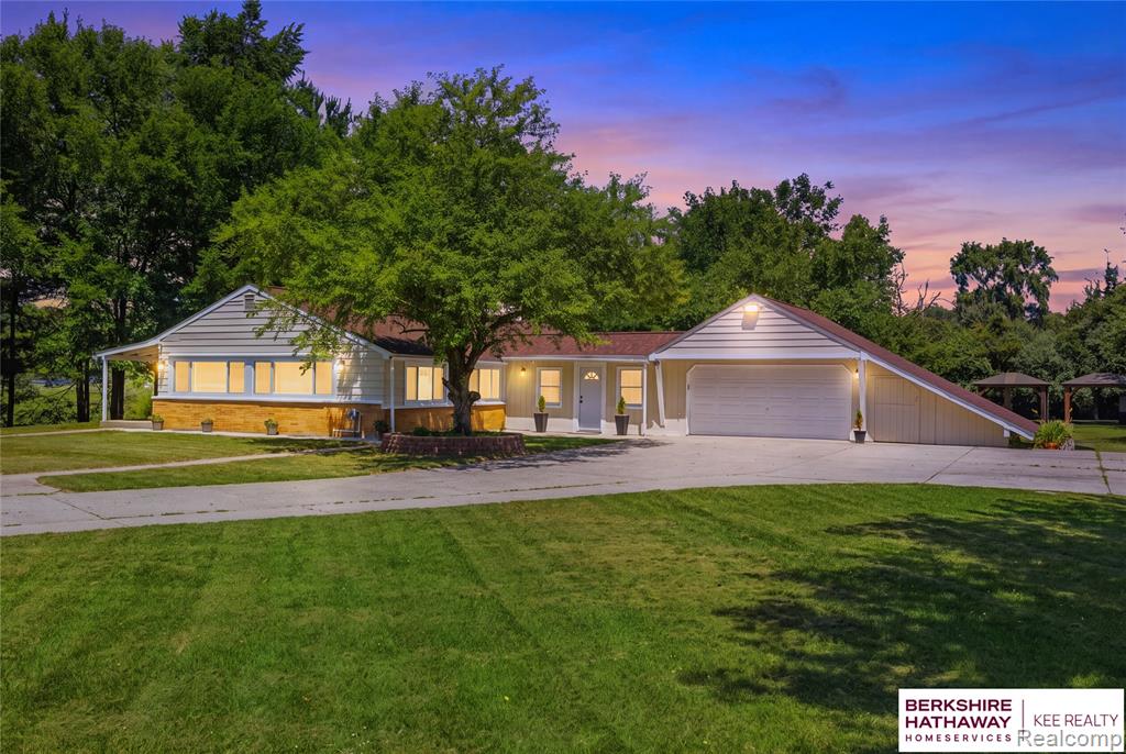 8025 Fieldcrest Drive, Brighton, MI 48116 — Photo 2