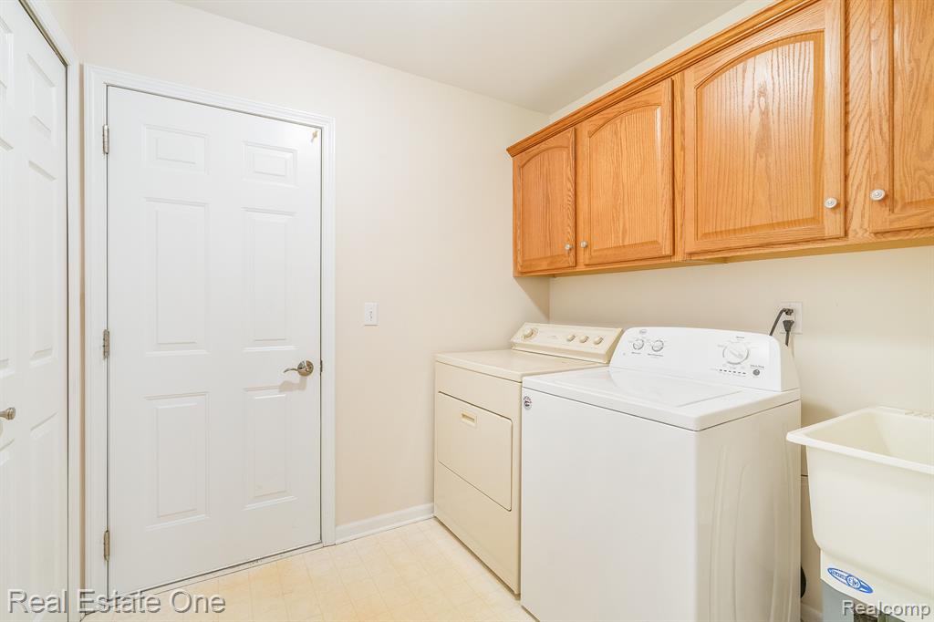 41498 HAGGERTY WOODS Court, #8, Canton, MI 48187 — Photo 19