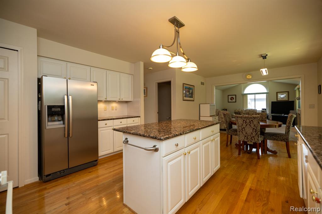 6926 Alden Drive, West Bloomfield, MI 48324 — Photo 14