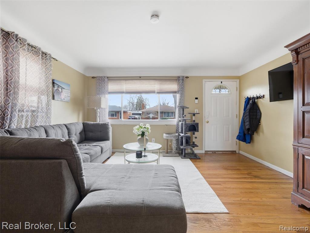 1584 Beaupre Avenue, Madison Heights, MI 48071 — Photo 12