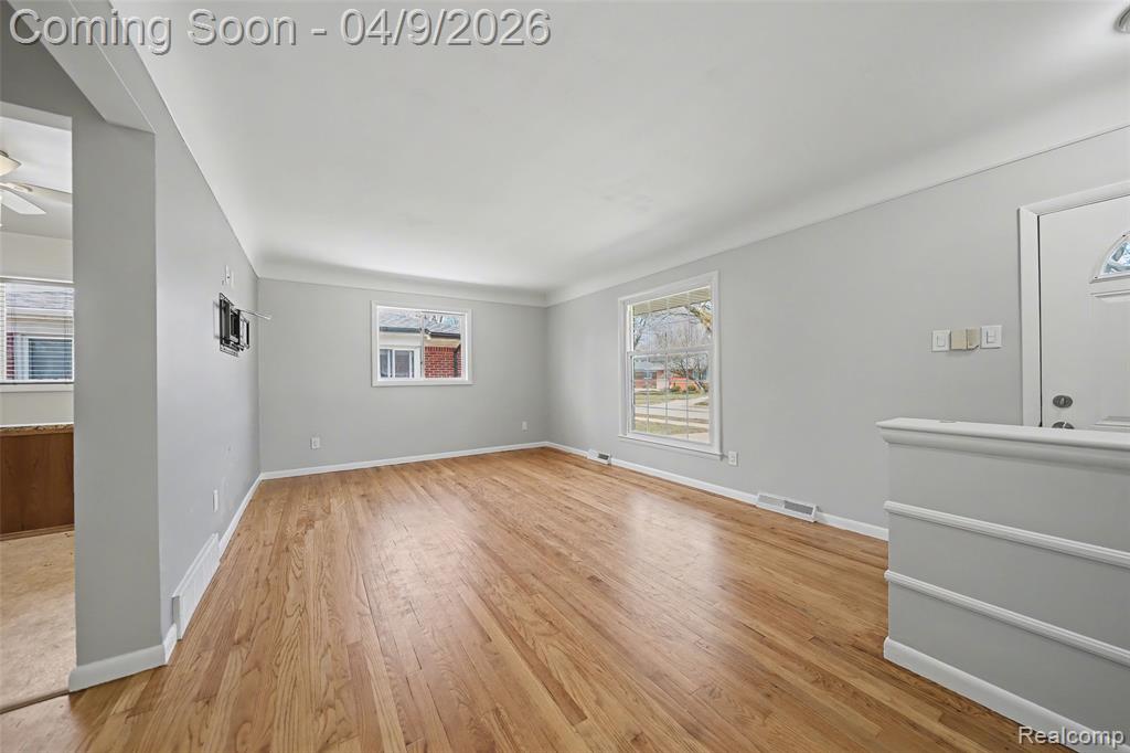 906 Englewood Avenue, Royal Oak, MI 48073 — Photo 10