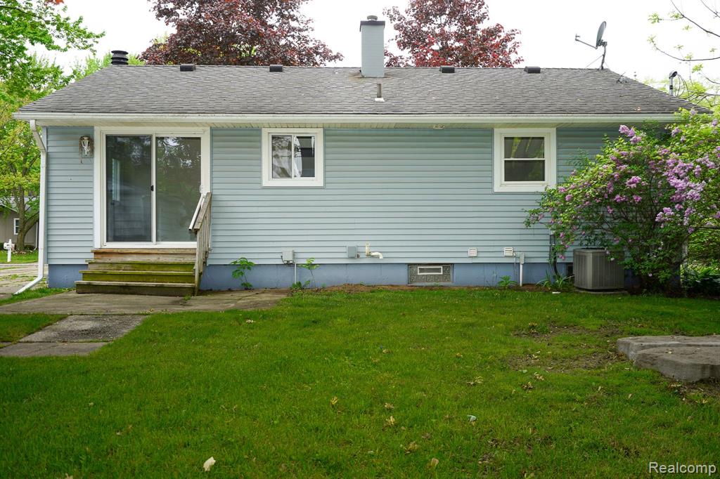 598 COVINGTON Street, South Lyon, MI 48178 — Photo 6