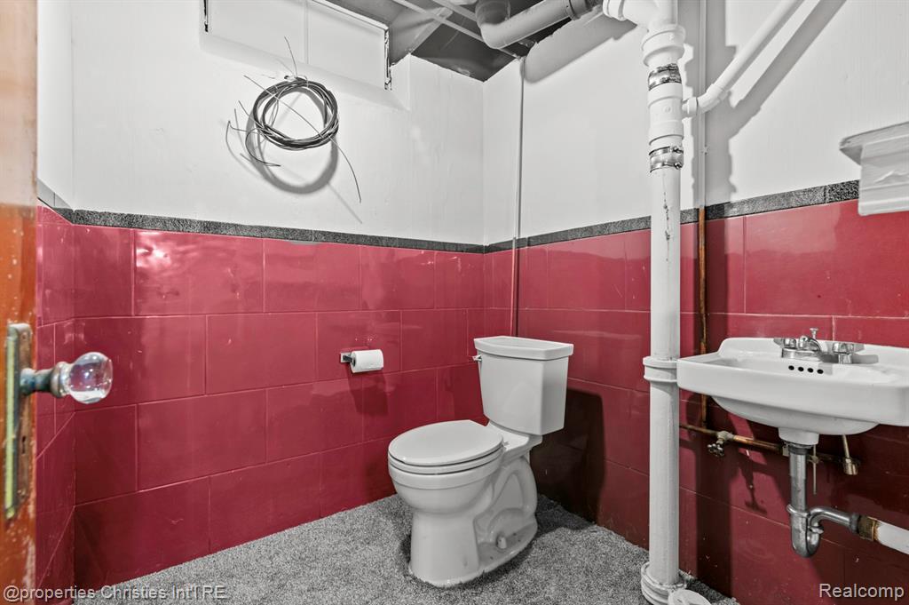8009 Coventry Avenue, Grosse Ile, MI 48138 — Photo 30