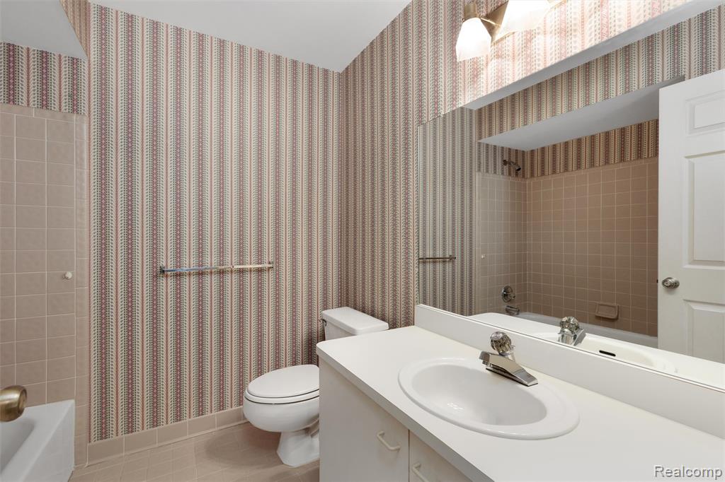 43151 W Kirkwood Drive, Clinton Twp, MI 48038 — Photo 23