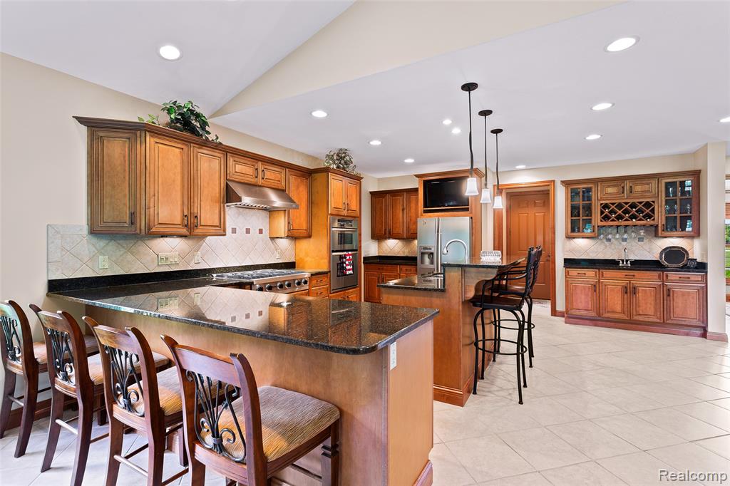 13733 Crooked Creek Lane, Carleton, MI 48117 — Photo 12