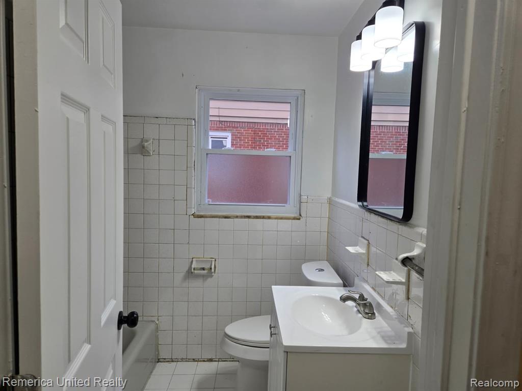 24677 PURITAN, Redford, MI 48239 — Photo 6