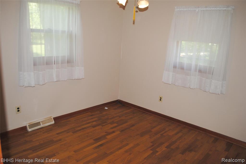 15507 Park Lane, Plymouth, MI 48170 — Photo 16