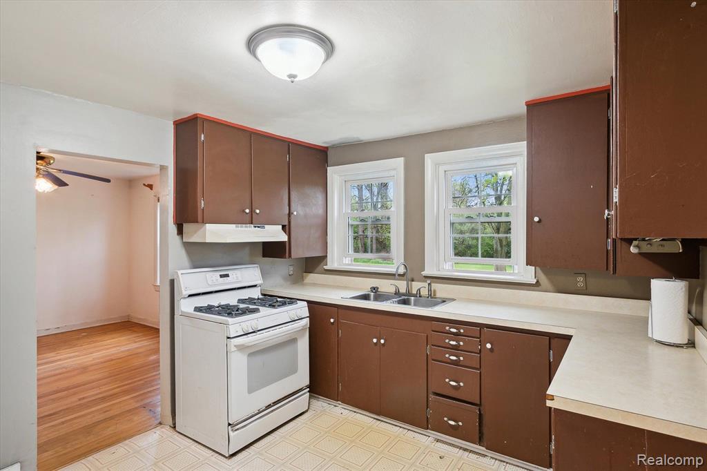 260 S DEXTER Street, Pinckney, MI 48169 — Photo 33
