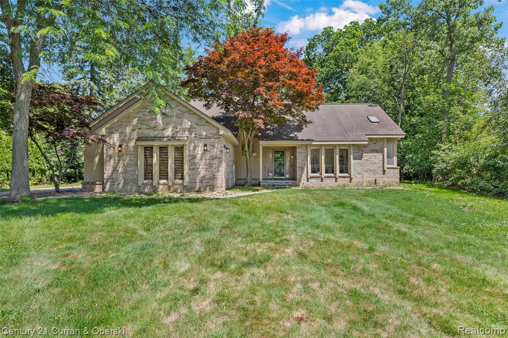 5120 Langlewood Court, West Bloomfield, MI — front exterior