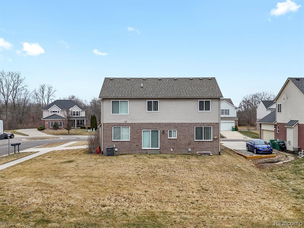 13521 S CUMBERLAND Drive, Van Buren, MI 48111 — Photo 33