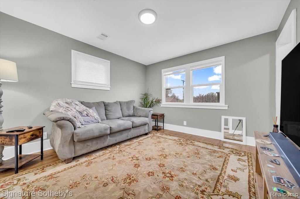 4245 Crane, Detroit, MI 48214 — Photo 9
