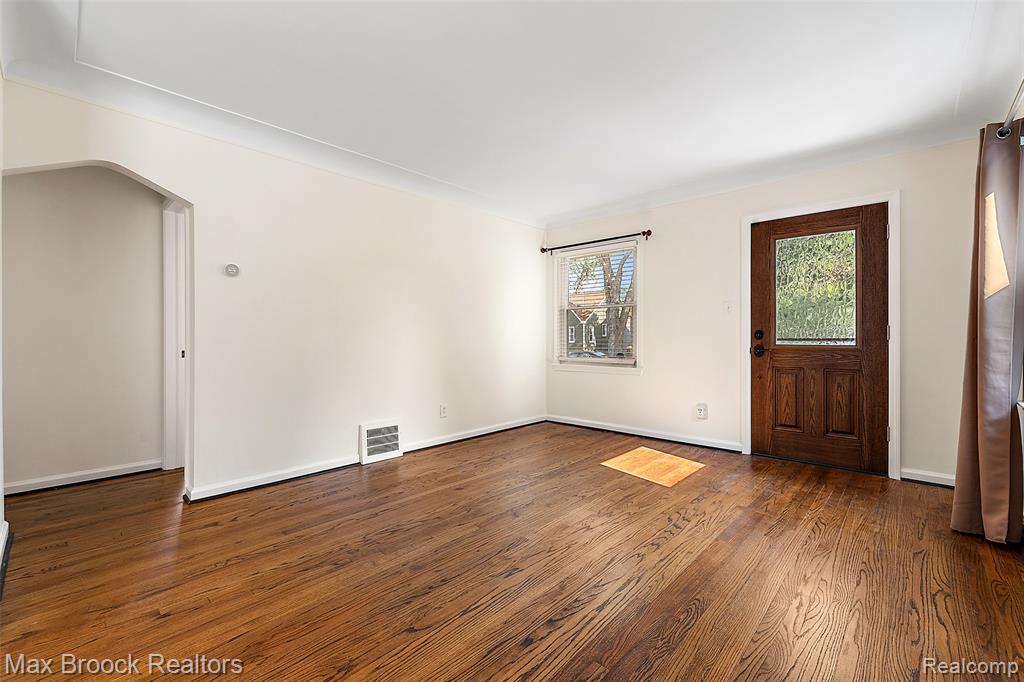 929 Cambridge Road, Berkley, MI 48072 — Photo 9