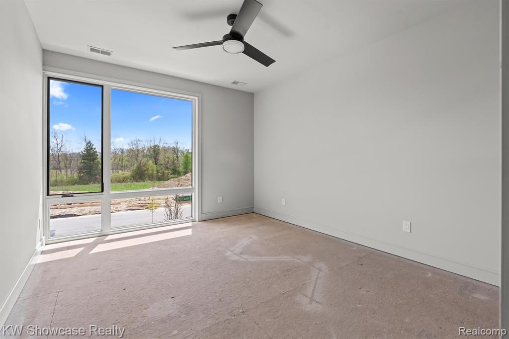 2559 Crystal Lake Drive, Commerce Twp, MI 48382 — Photo 34