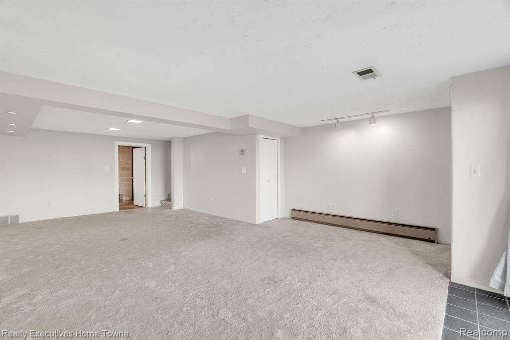 2500 River Apt 55 Road, 55, Marysville, MI 48040 — Photo 40