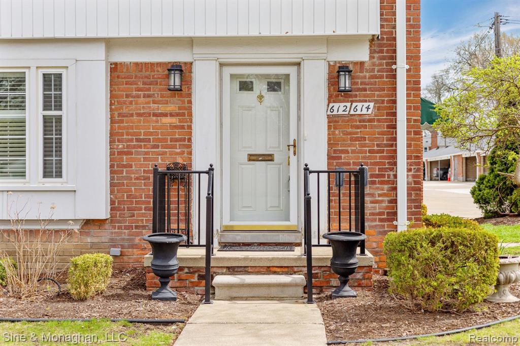 612 Cadieux Road, Grosse Pointe, MI 48230 — Photo 2