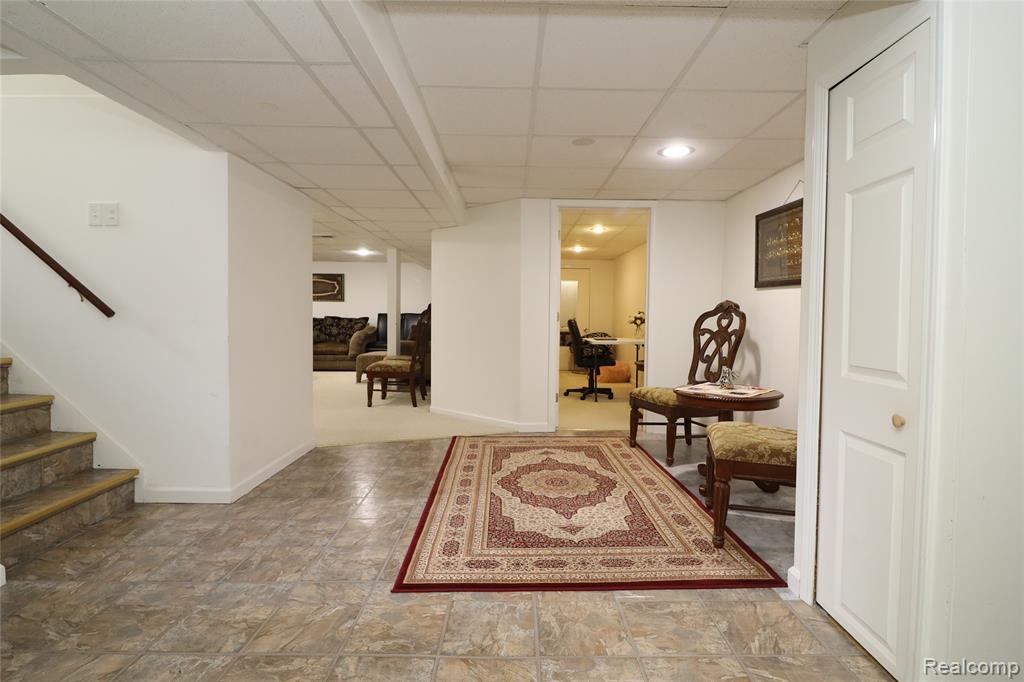 6840 N Silvery Lane, Dearborn Heights, MI 48127 — Photo 33