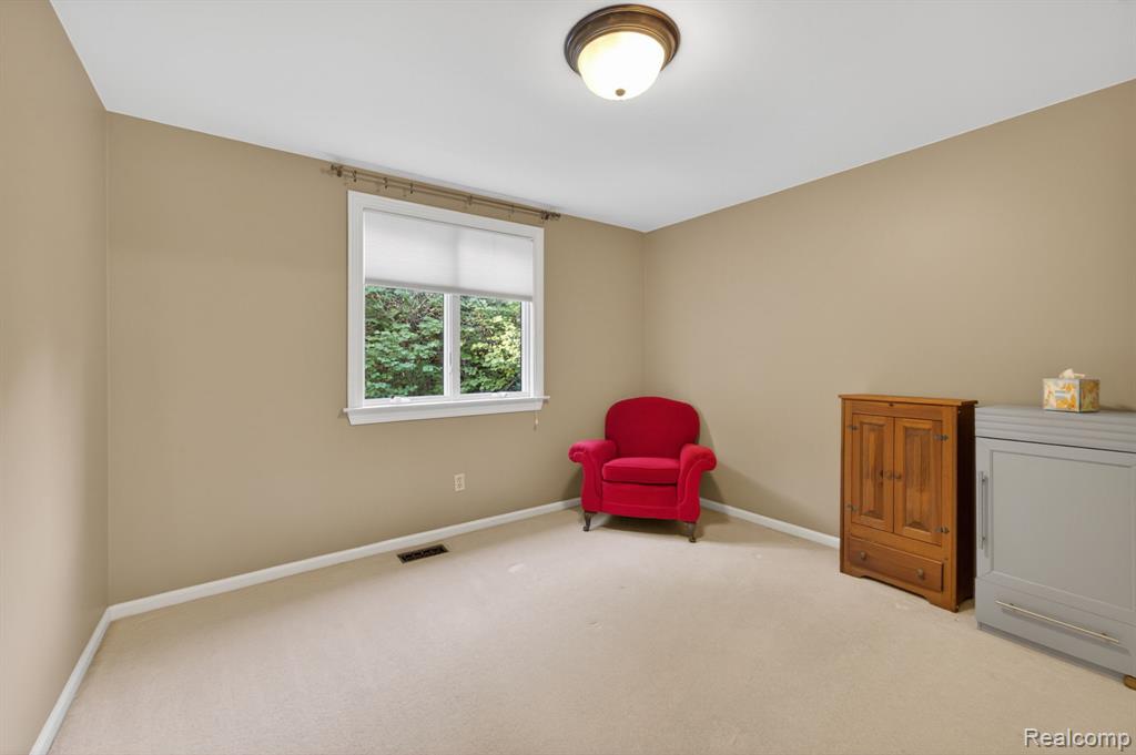 9144 Deer Park Court, Fenton, MI 48430 — Photo 44