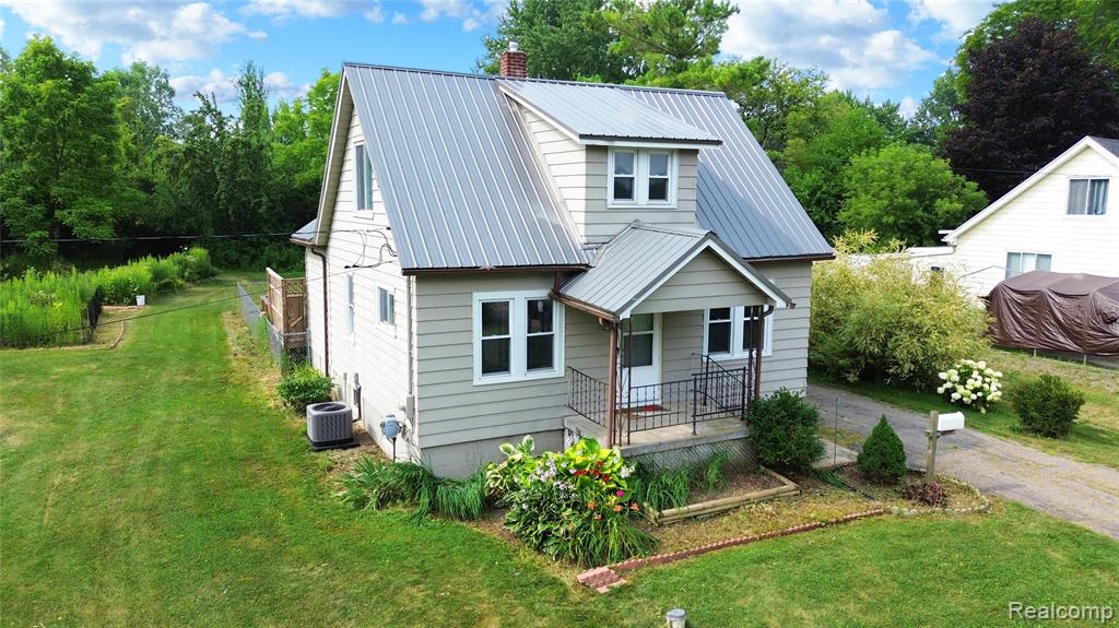 6355 W Court Street, Flint, MI 48532