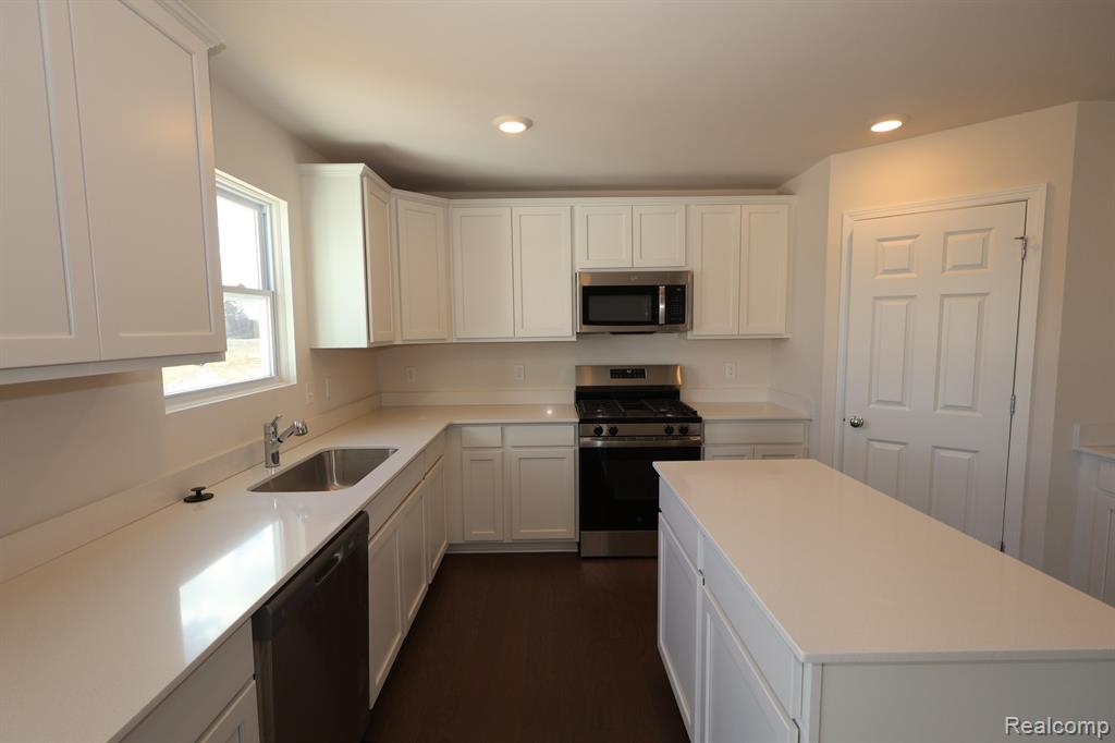 420 Hidden River W, Holly, MI 48442 — Photo 6