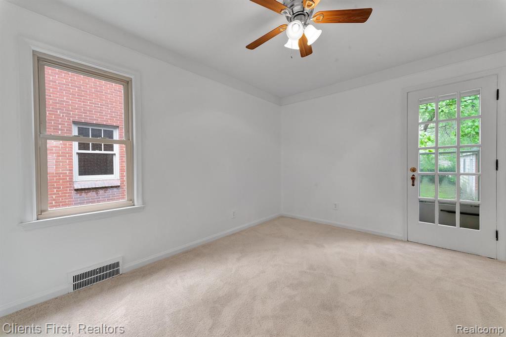 524 N York Street, Dearborn, MI 48128 — Photo 16
