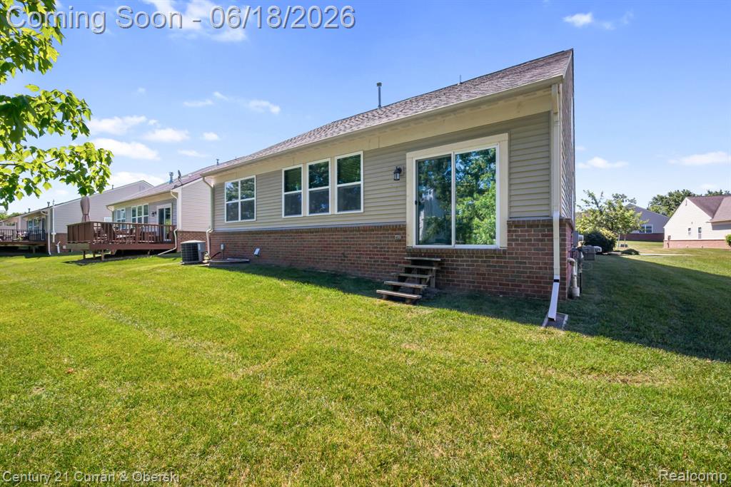1086 Paddock Drive, South Lyon, MI 48178 — Photo 50