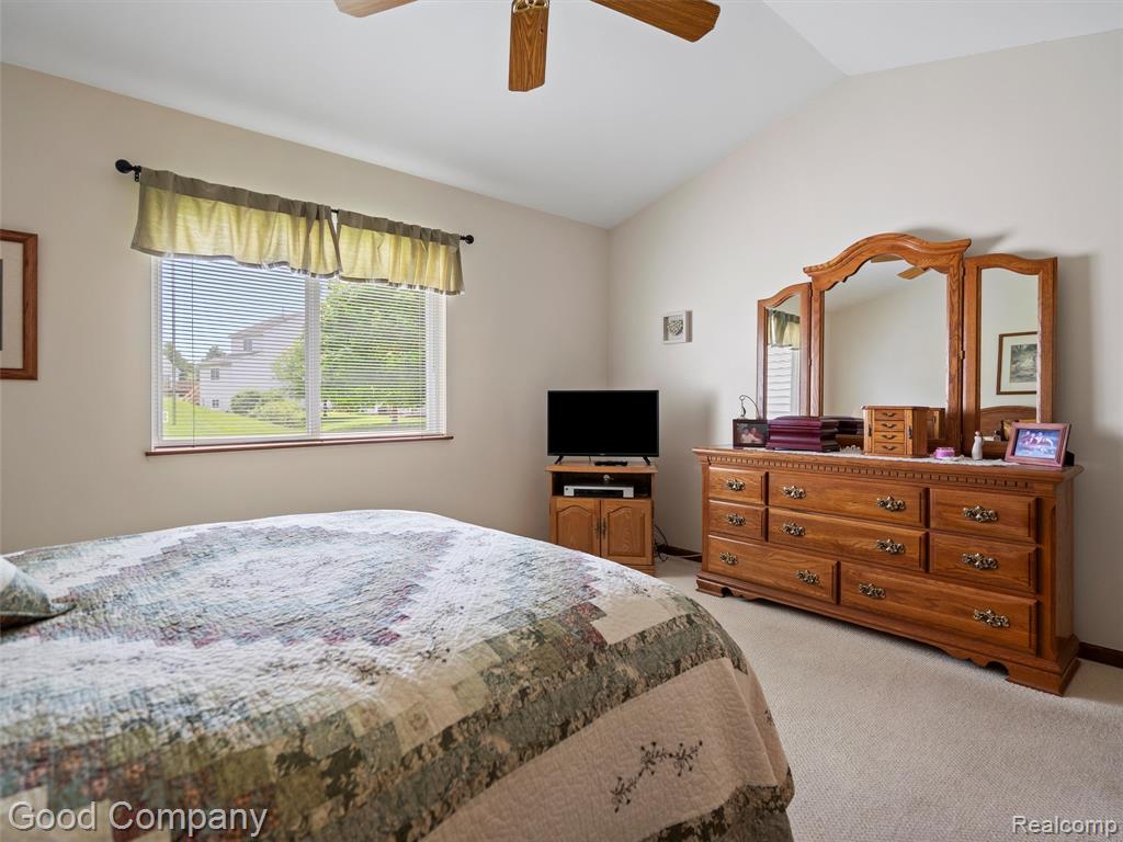 864 Challenging Trail, South Lyon, MI 48178 — Photo 17