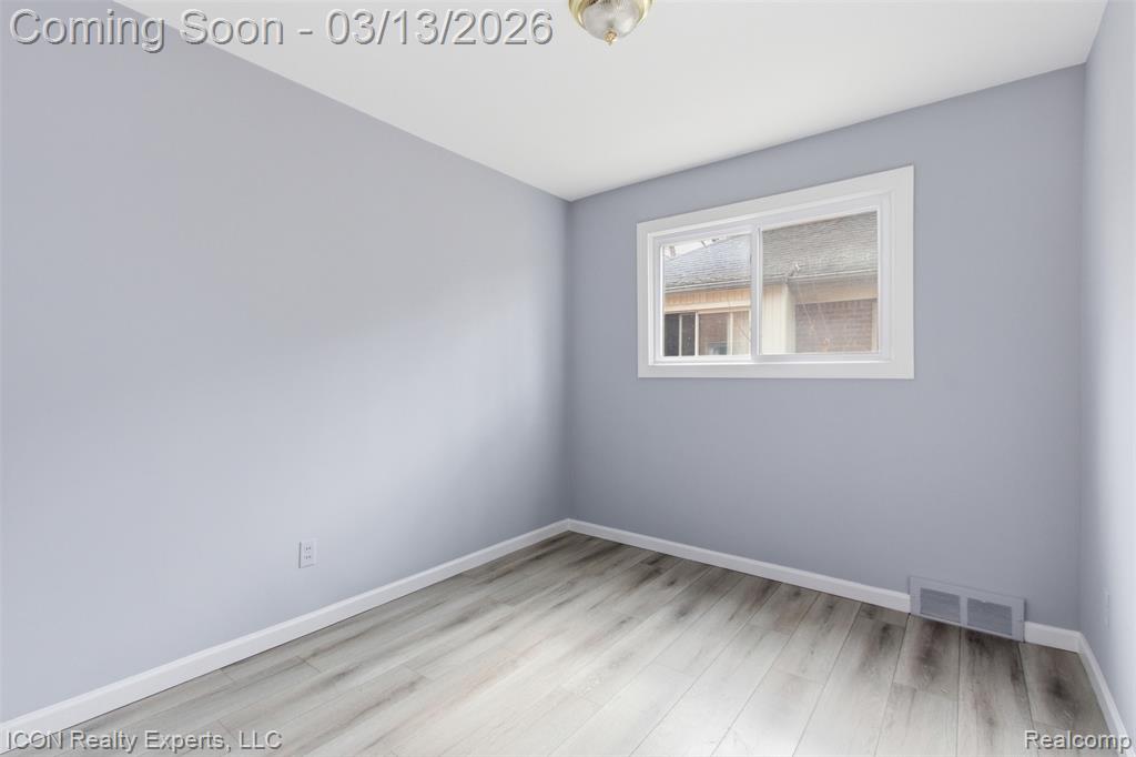 24351 Kipling Street, Oak Park, MI 48237 — Photo 13