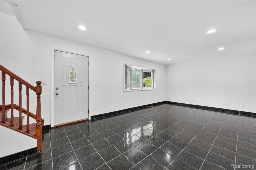 8452 Doncaster, Sterling Heights, MI 48312 — Photo 10