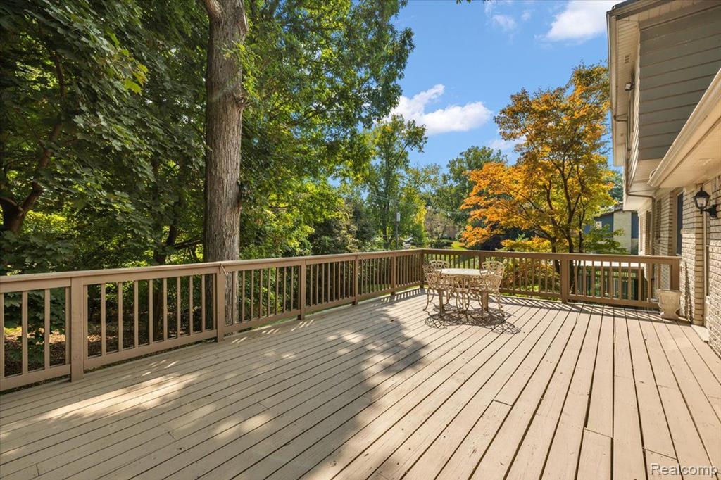 4363 SUNNINGDALE Drive, Bloomfield Hills, MI 48302 — Photo 10