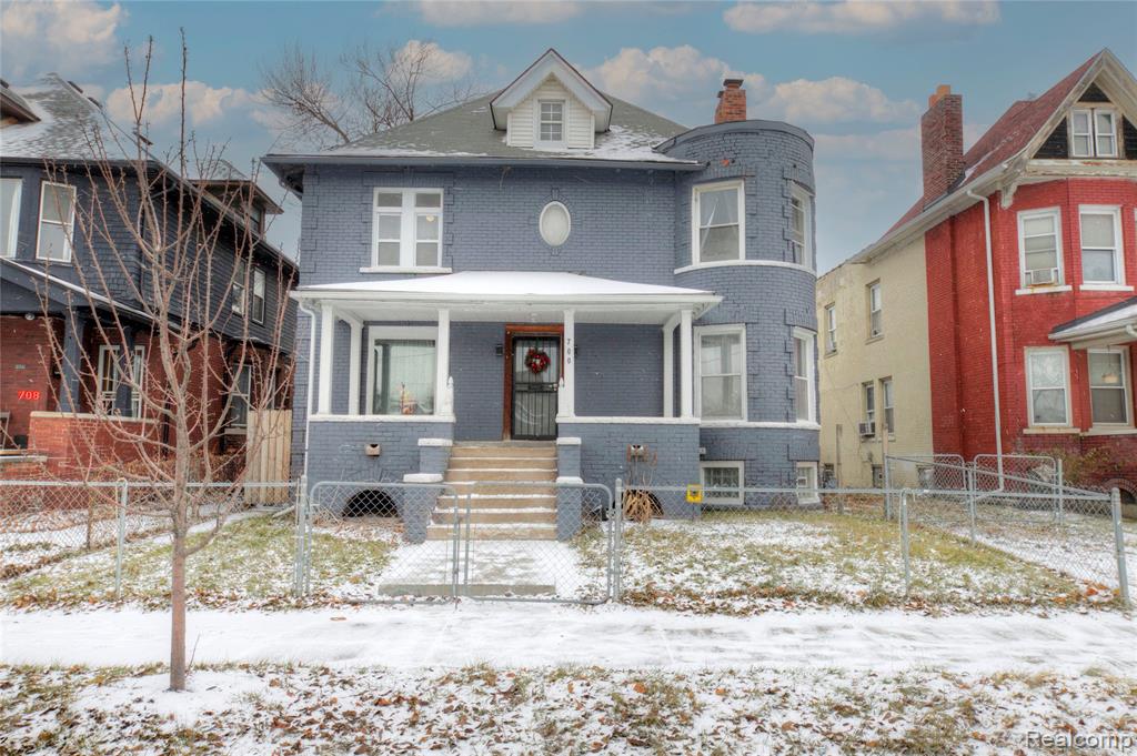 700 W Euclid Street