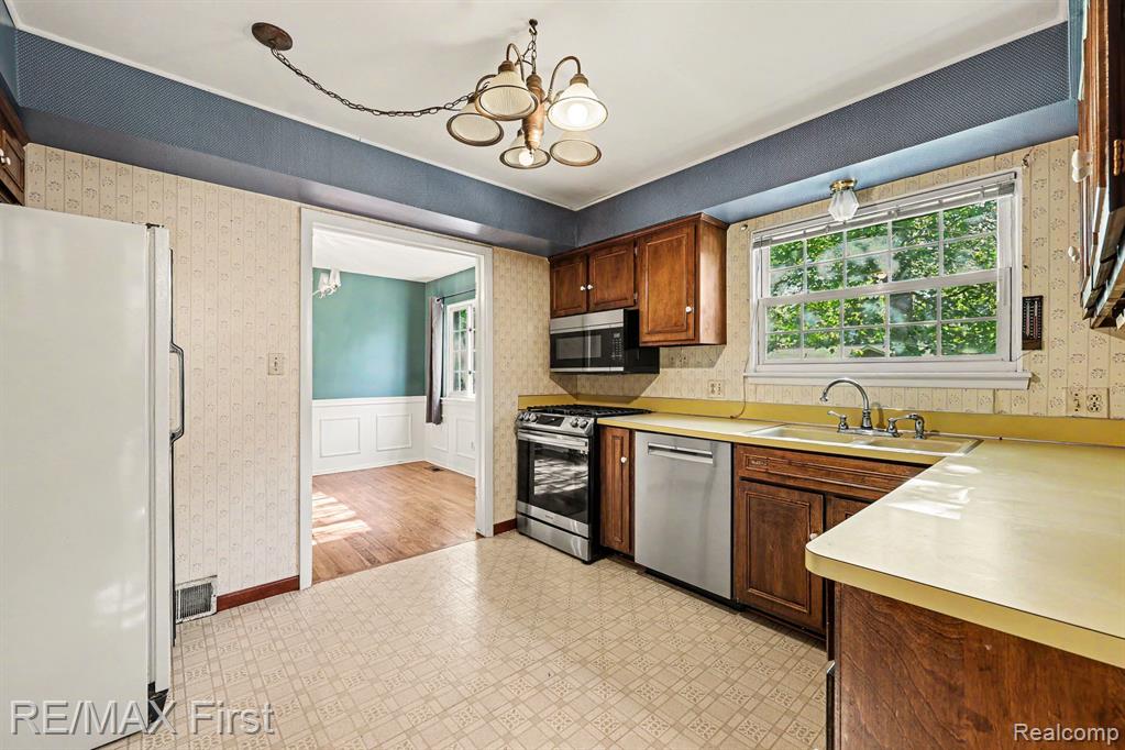 60 Hillcrest Boulevard, Ypsilanti, MI 48197 — Photo 9