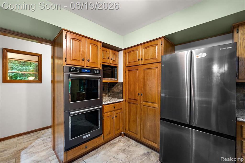 670 Rolling Acres Drive, Ortonville, MI 48462 — Photo 22