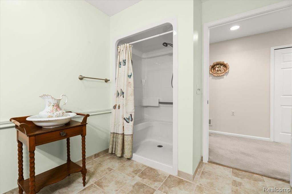 21290 JUNIPER Court, 76, Farmington Hills, MI 48336 — Photo 15