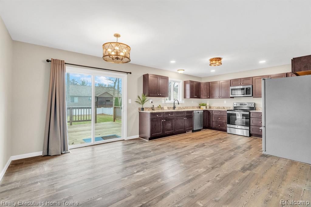 4080 Lancaster Drive, Fort Gratiot, MI 48059 — Photo 9