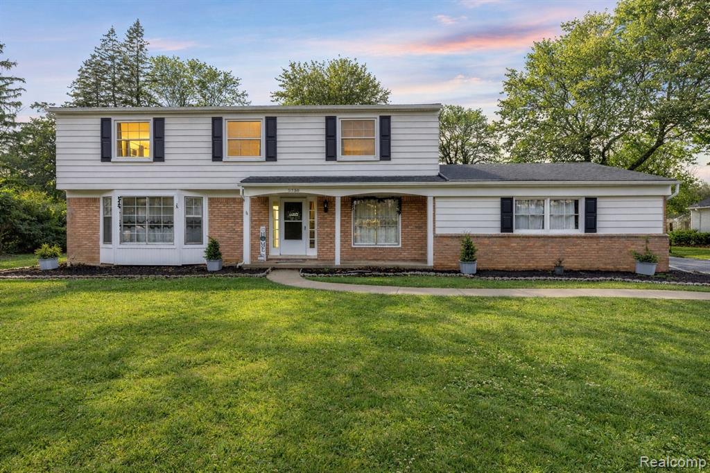 5738 Pebbleshire Road, Bloomfield Hills, MI 48301 — front exterior