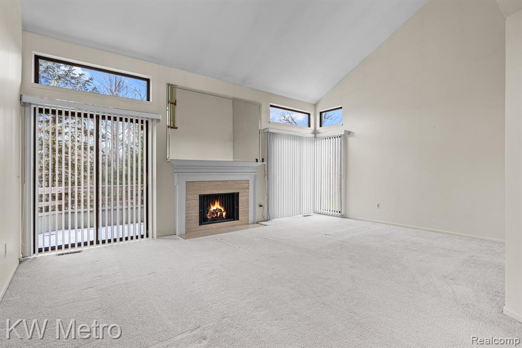 29263 W CHANTICLEER Drive, Southfield, MI 48034 — Photo 17