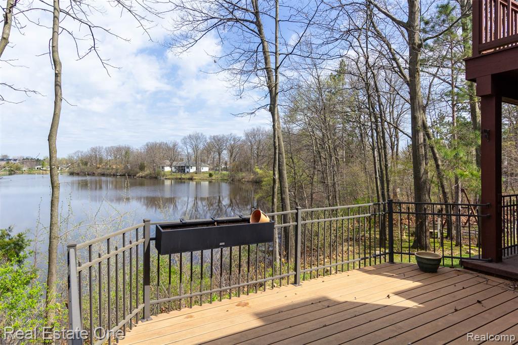 10215 Mill Pointe Drive, Goodrich Vlg, MI — Photo 53