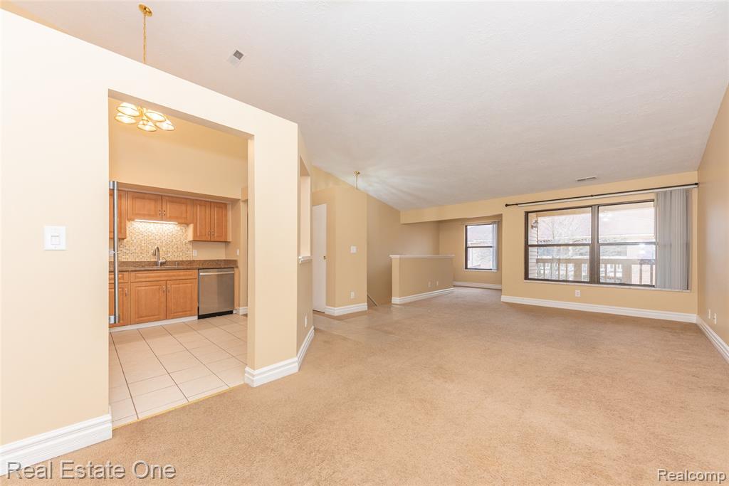 61186 Greenwood Drive, 36, South Lyon, MI 48178 — Photo 7
