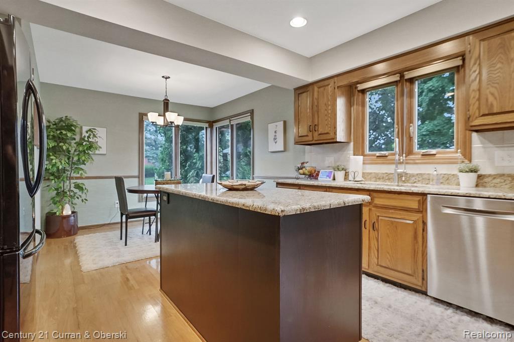 866 GREENVIEW Court, 6, Rochester Hills, MI 48307 — Photo 20