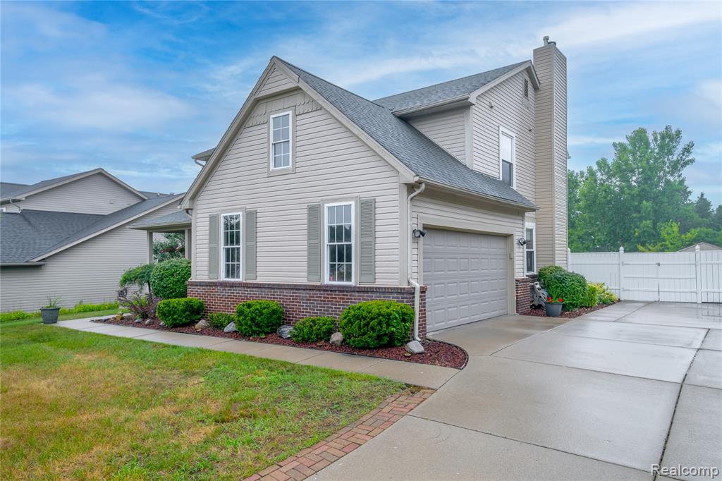 742 Maple Tree Drive, Fenton, MI 48430 — Photo 4